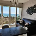 Apartment Front Sant Pol